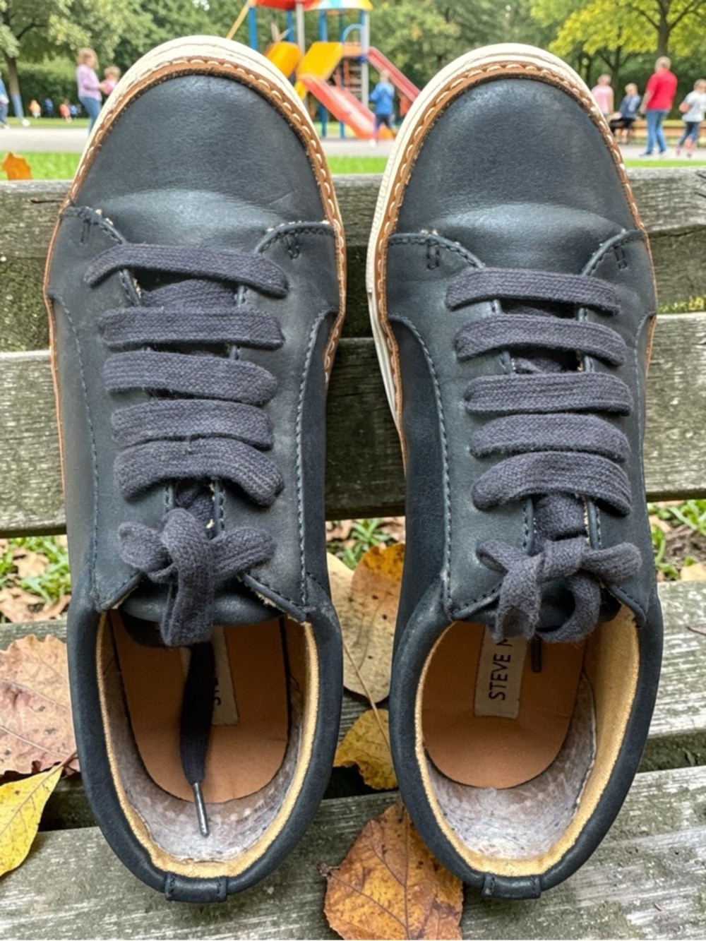 Steve Madden Kids Blue White Leather Sneakers Lace Up Contrast Stitch Shoes Sz 2